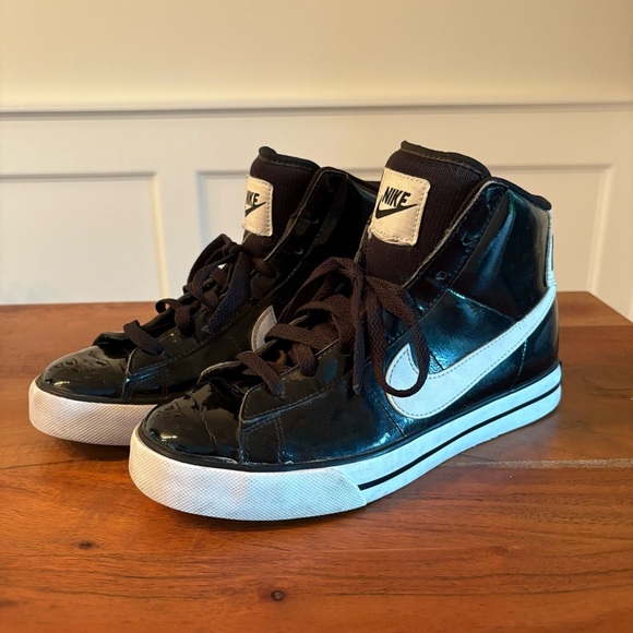 Nike Shoes - Nike Sweet Classic High Women's Size 7 Black White Patent Shiny Shoes 354697-022